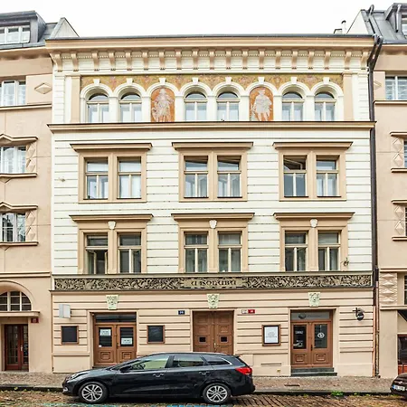 Large And Stylish Apartment In Prague Exterior photo