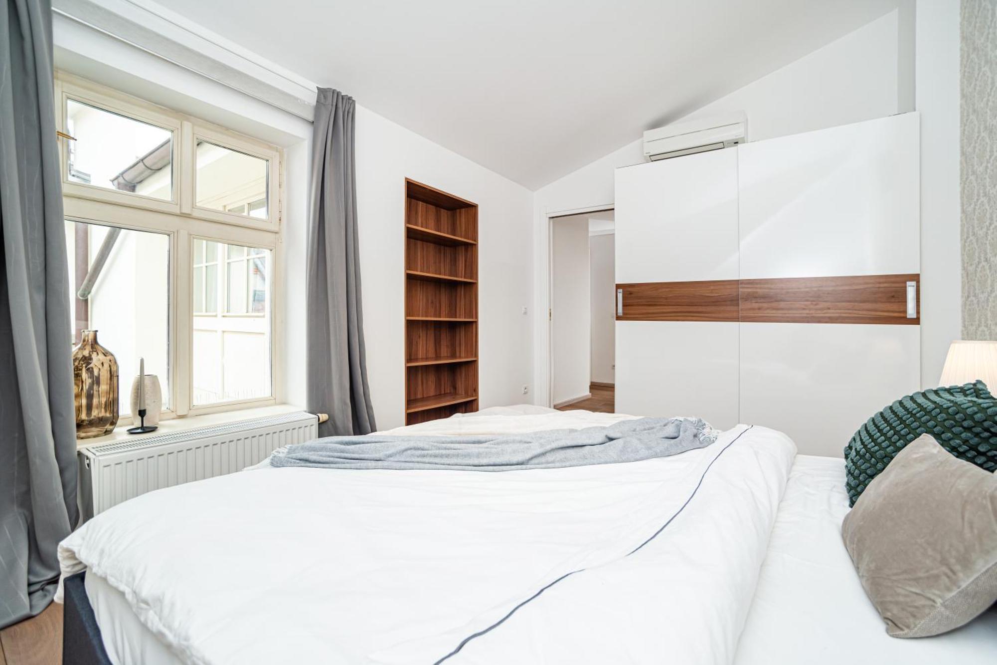 Apartment Large And Stylish In *