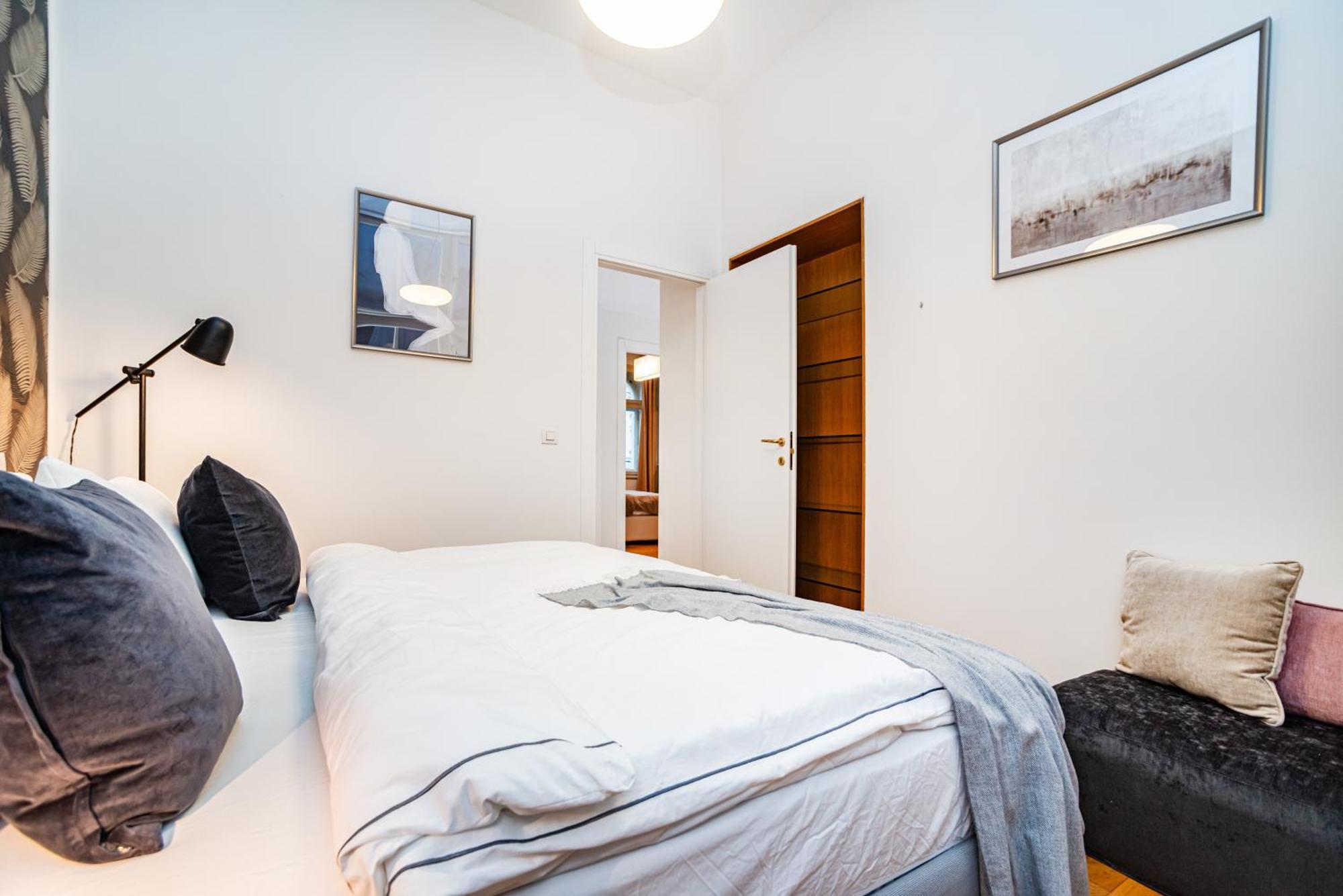 Large And Stylish In Apartment Prague