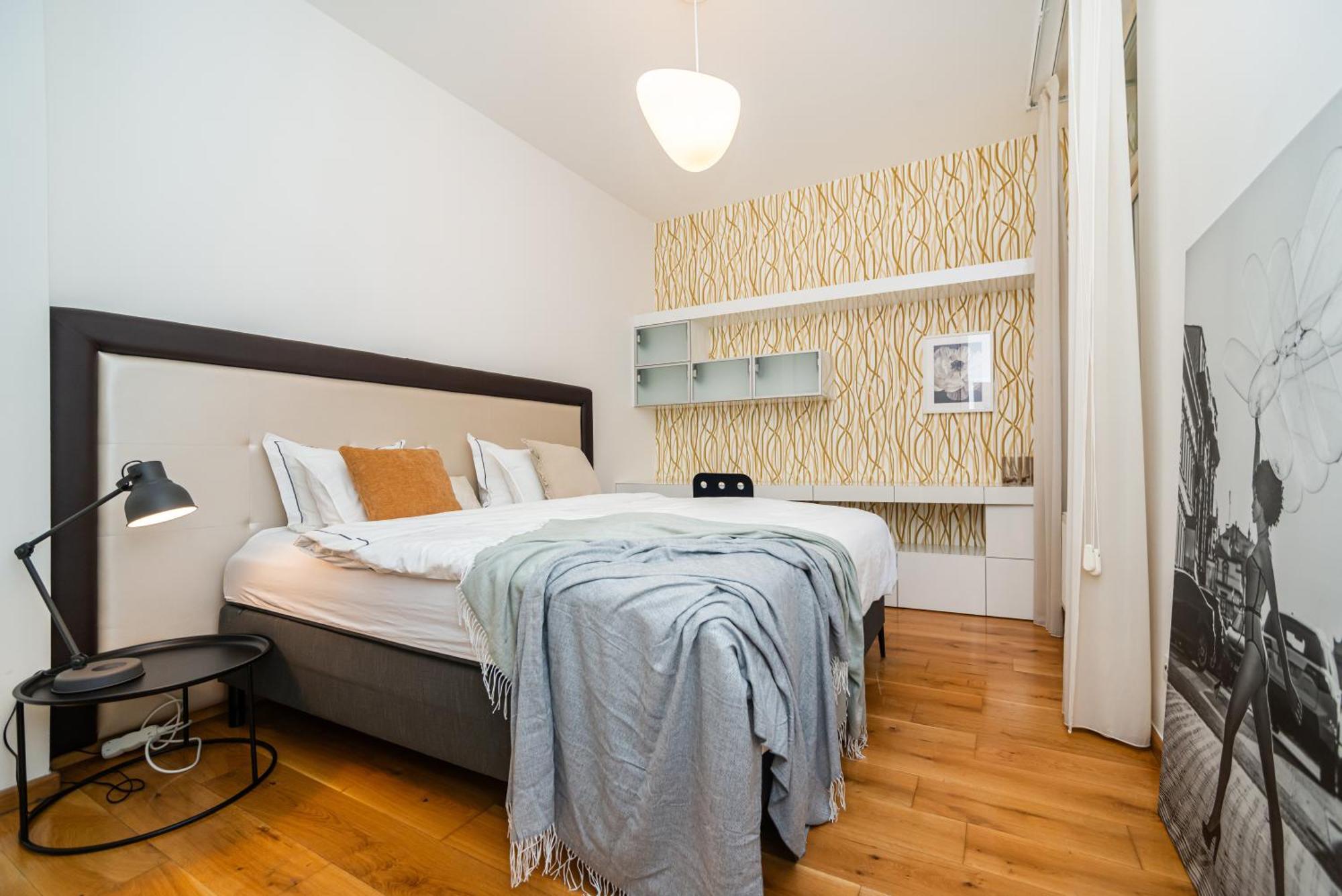 Apartment Large And Stylish In