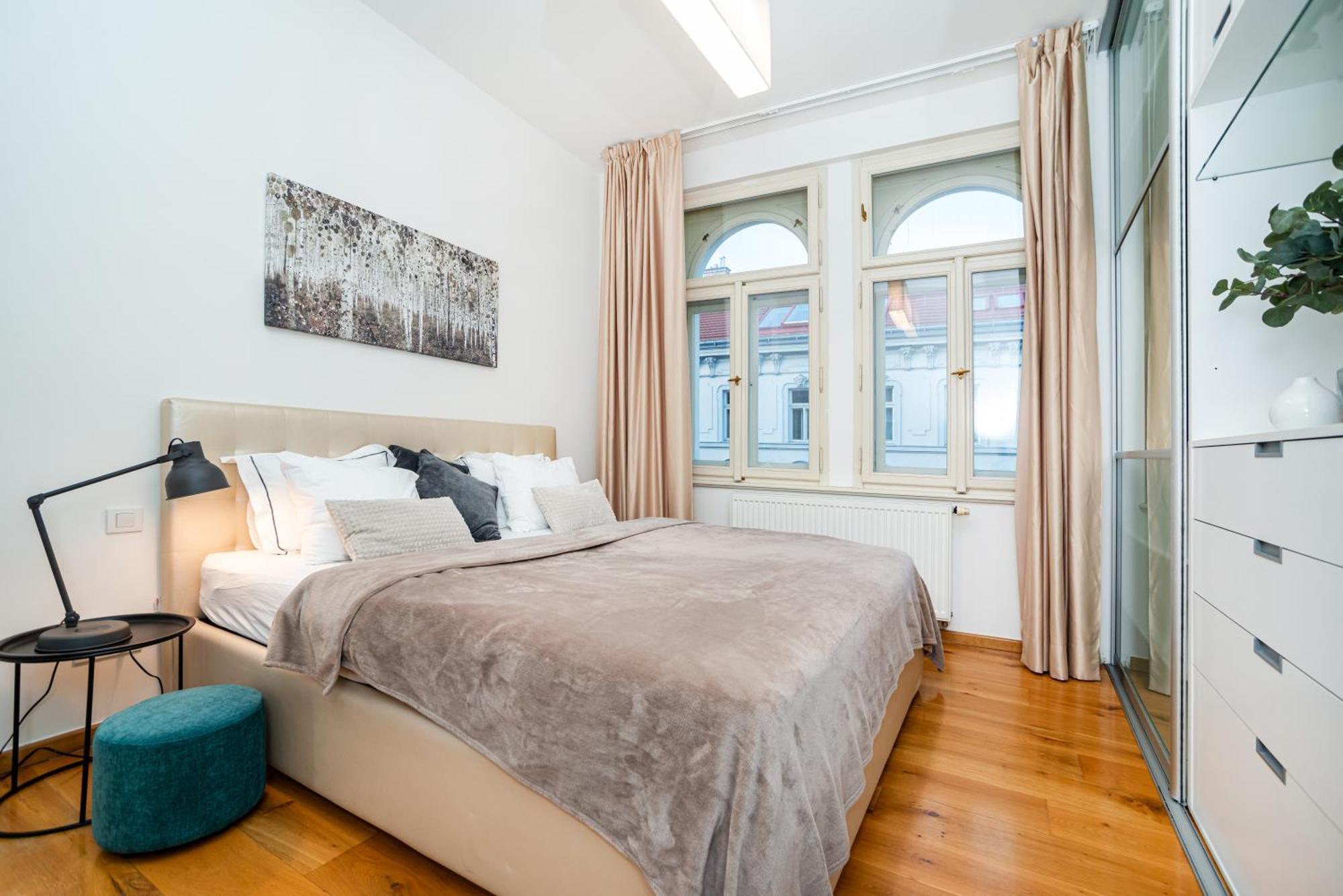 Apartment Large And Stylish In