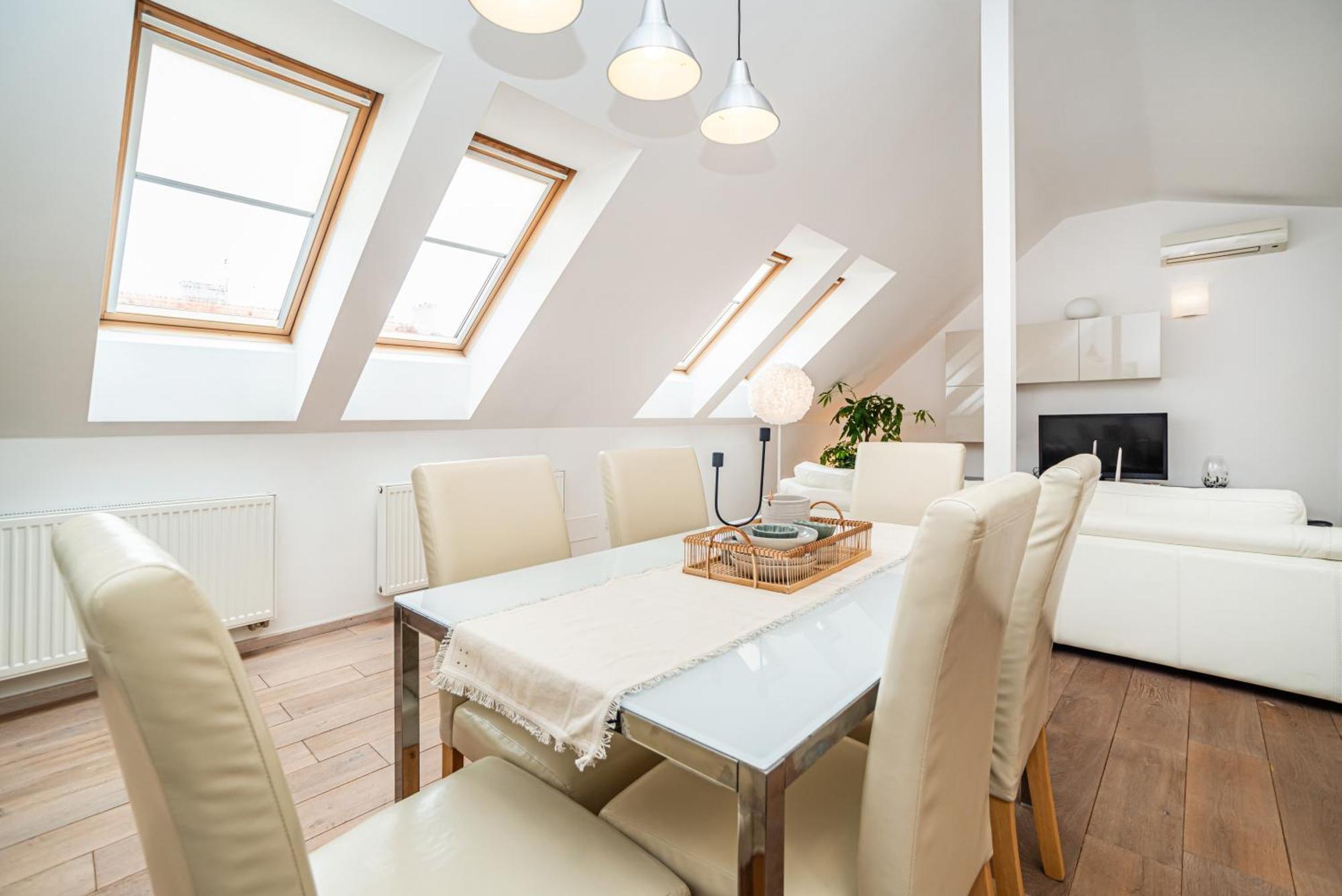 Large And Stylish In Apartment Prague